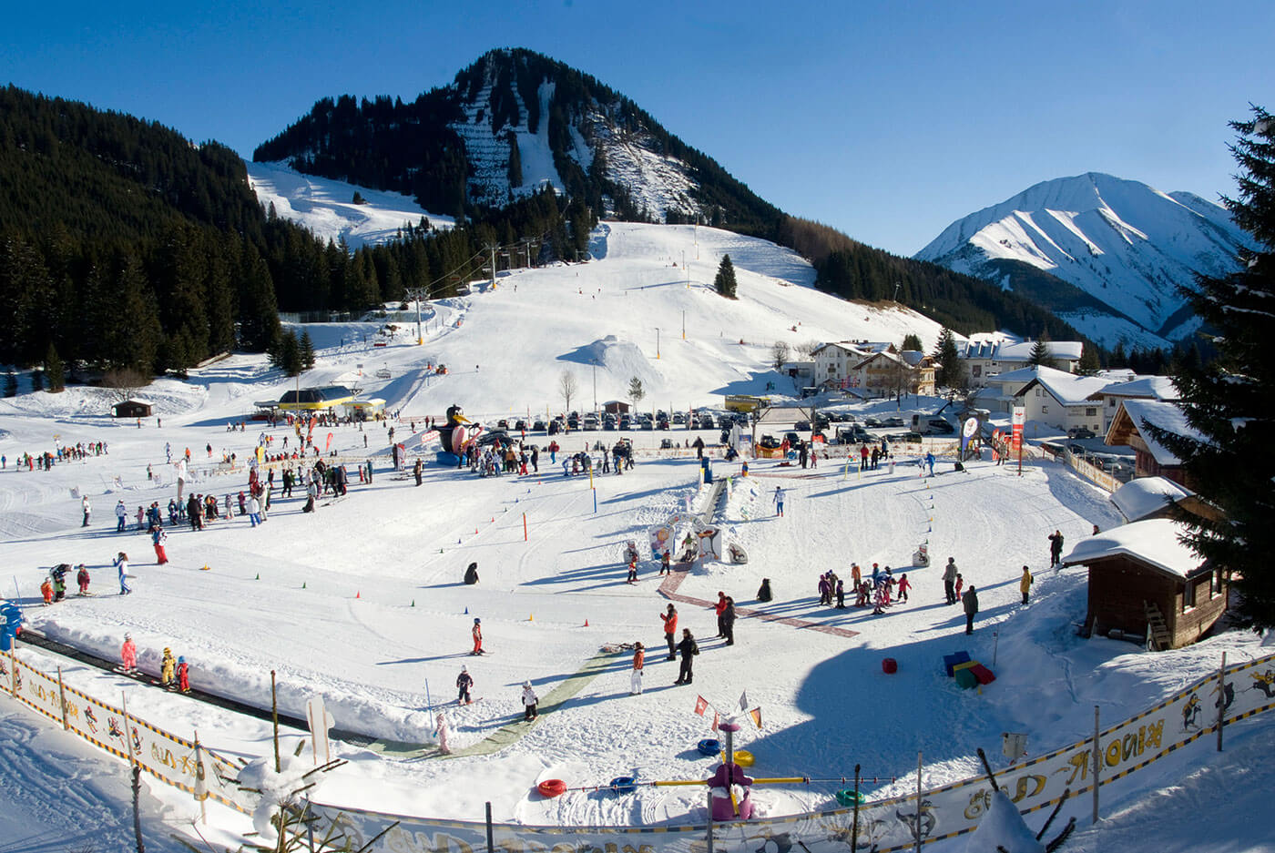 Berwanger Kinderskischule hat ein sehr großes Kinderareal zum Üben und Skifahren